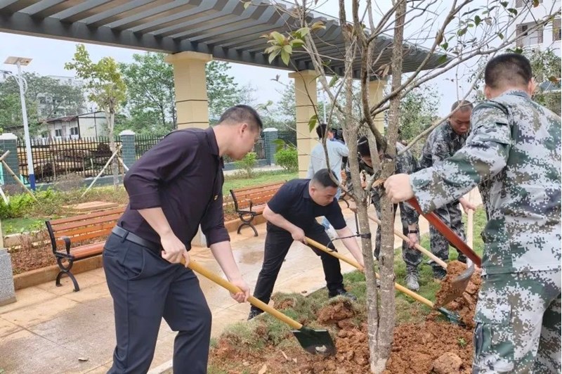 2025年4月24日， 廣西偉鵬招標公司黨支部積極參與雙擁共建活動(dòng)